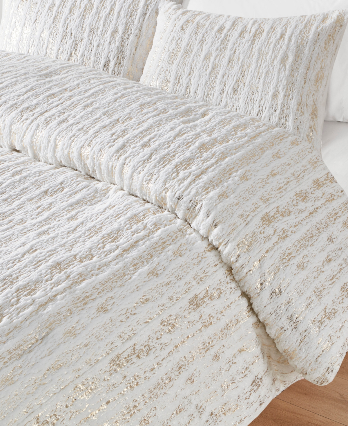Intelligent Design Naomi Metallic Print Faux Fur 3 Piece Comforter Set, - Gold