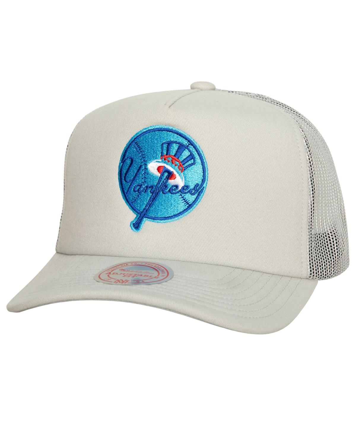 Shop Mitchell & Ness Men's  Gray New York Yankees Curveball Trucker Snapback Hat