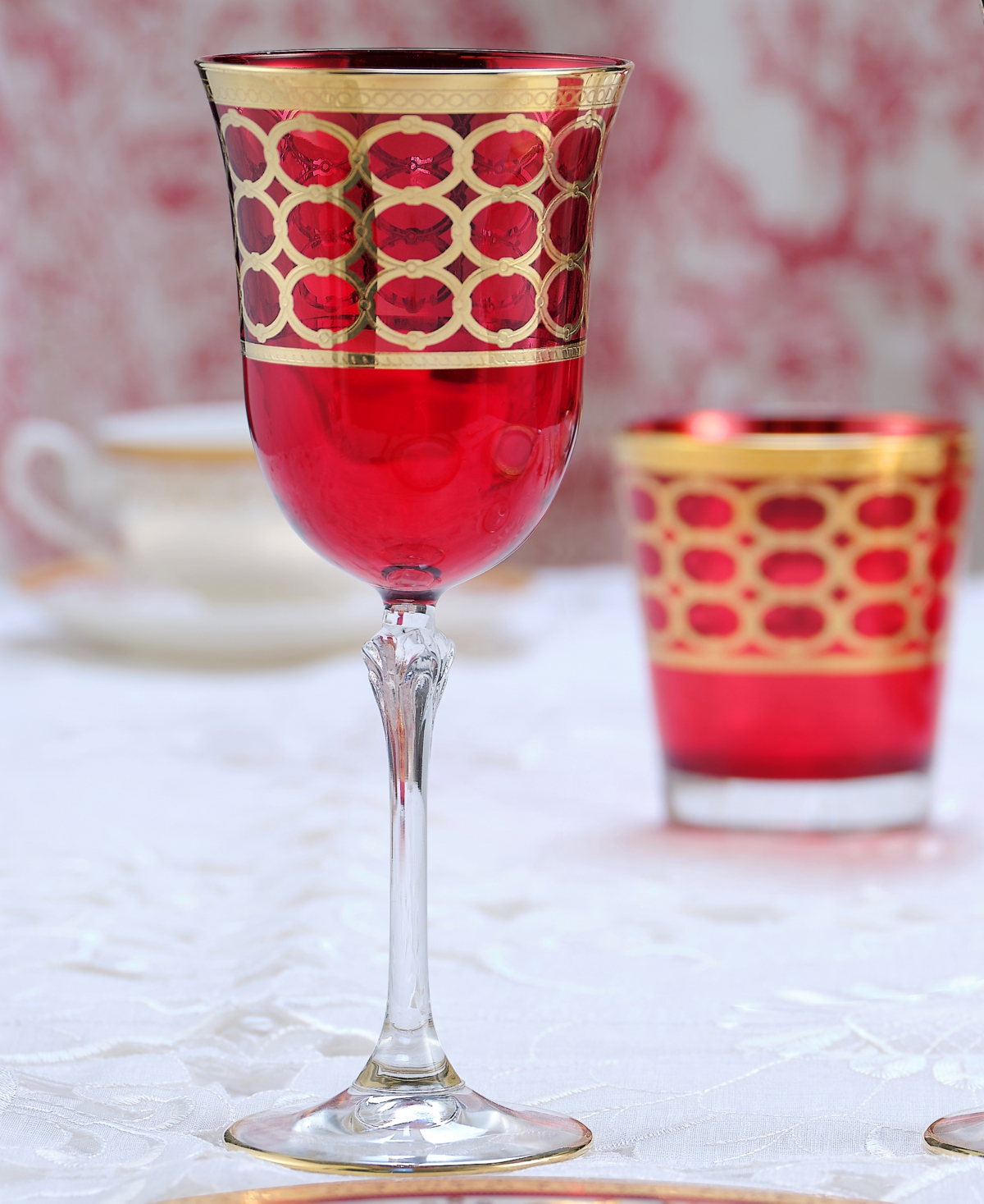 Lorren Home Trends DeepColored White Wine Goblet with Gold-Tone Rings, Set of 4 - Red