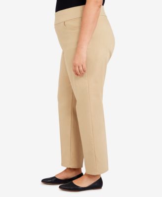 Plus Size  Women's Super Stretch Mid- Rise Short Length Pant