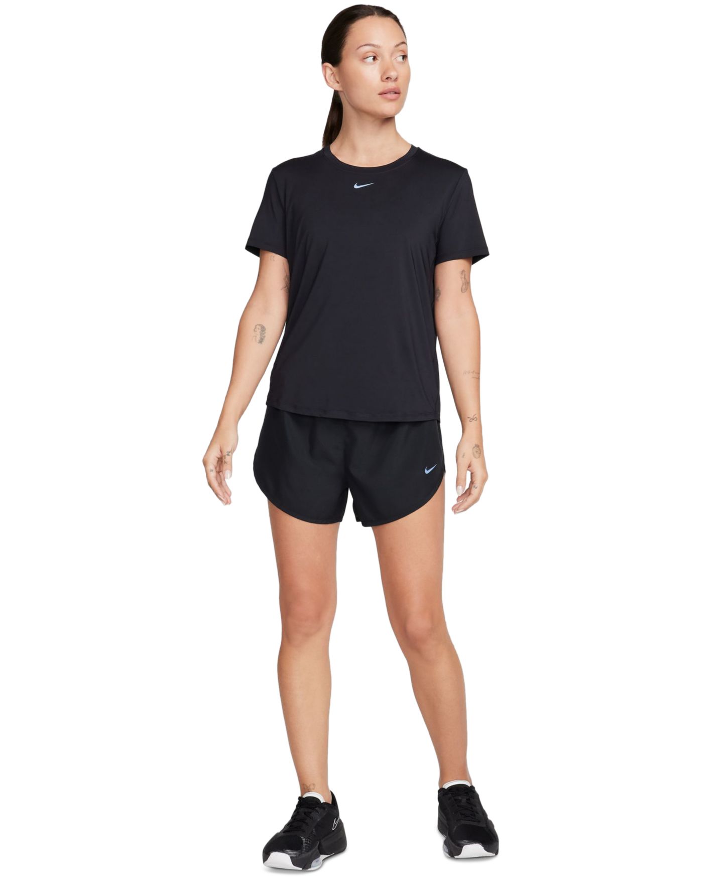 Женская футболка Nike One Classic Dri-Fit с коротким рукавом, цвет: Чёрный — фото 2