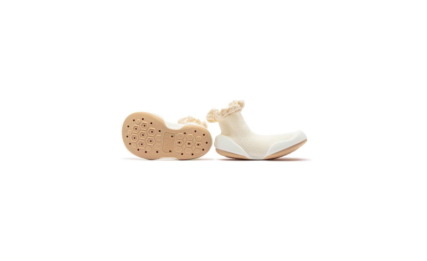 Обувь Komuello Breathable Washable Non-Slip Sock Shoes Lace trim - Off White для девочек-малышей, цвет: Натуральный — фото 9