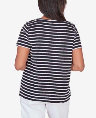 Women's Classic Neutrals Lace Neck Striped Split Hem T-shirt