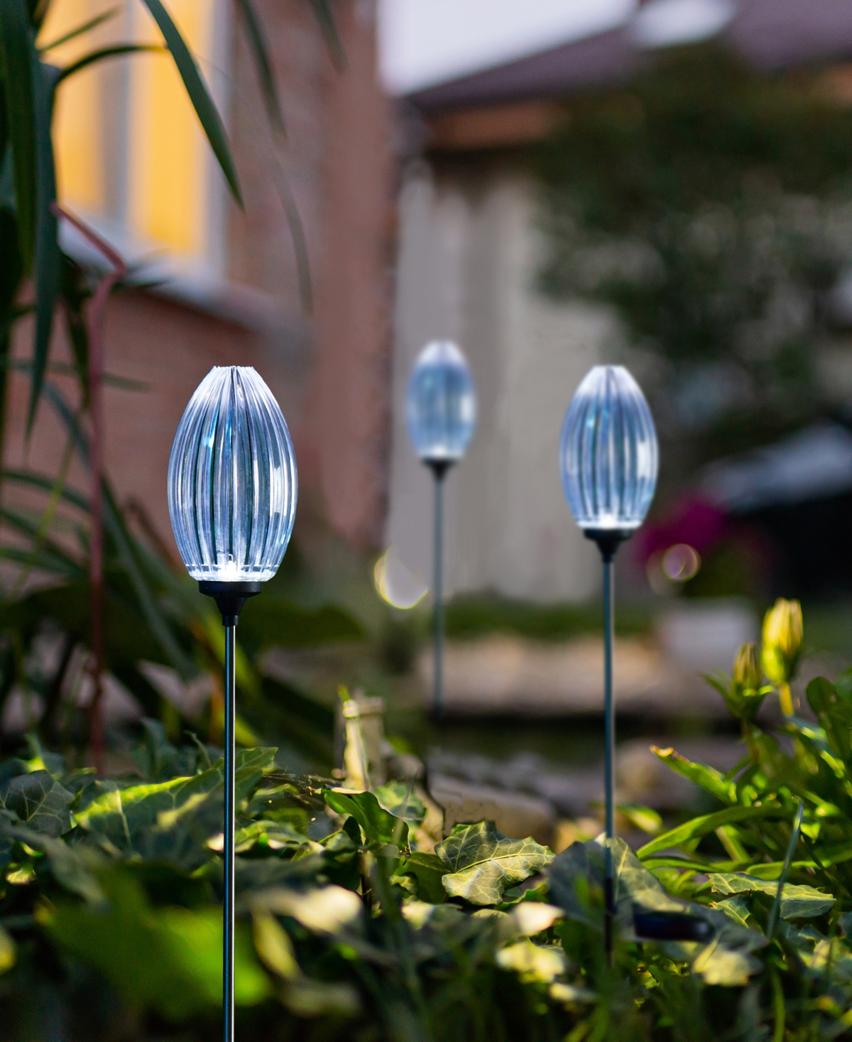 Glitzhome 36" H Set Of 3 Solar Powered Stake Oval Flower Light With Stainless Steel Pole In Multi