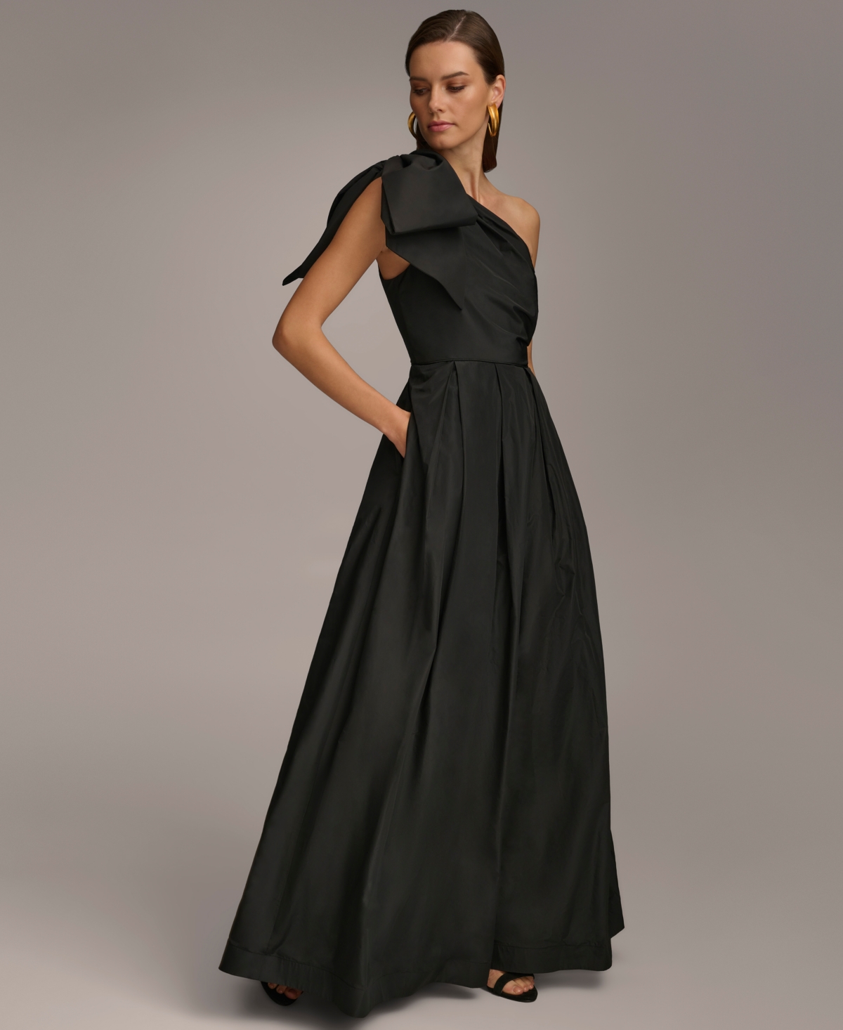 Women's One-Shoulder Bow Gown - Black