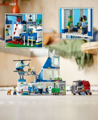 City 60316 Police Station Toy Building Set with Police and Crook Minifigures