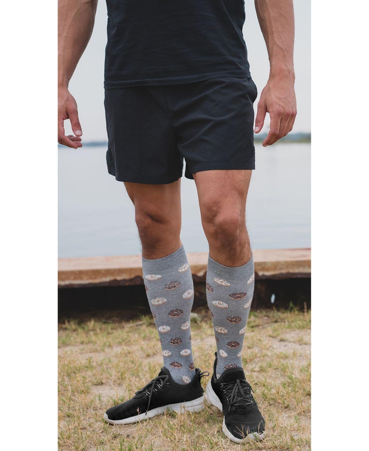 Shop Memoi Men's Donuts 8-15 Mmhg Graduated Compression Socks In Med Gray Heather