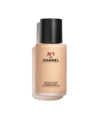 N°1 DE CHANEL REVITALIZING FOUNDATION Illuminates – Moisturizes