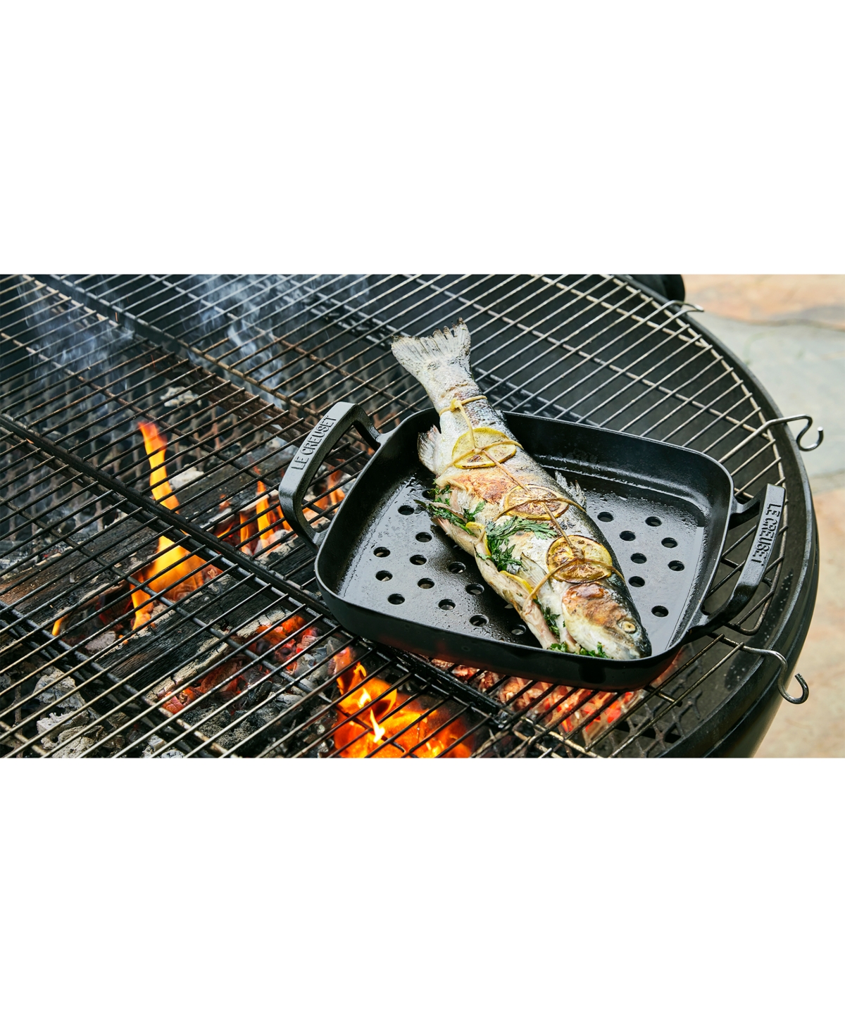 Le Creuset Alpine Outdoor Collection Enameled Cast Iron Square Grill Basket In Matte Blac