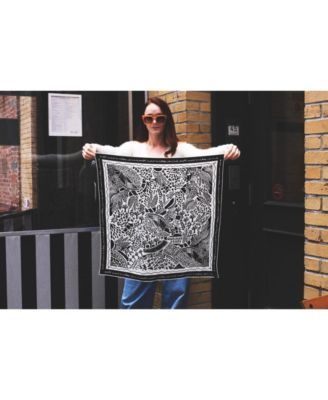 DOUBLE SIDED SILK SCARF OF BLACK GARDEN
