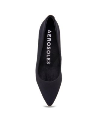 Women's Ludlow Closed Toe Kitten Heel