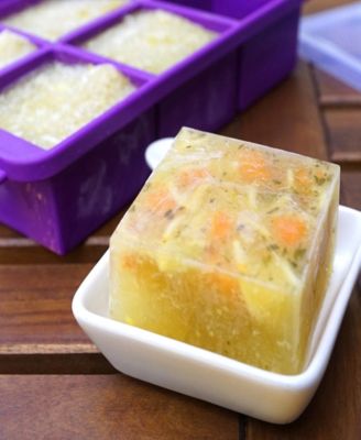 The Soup Master 6 cup soup freezer container