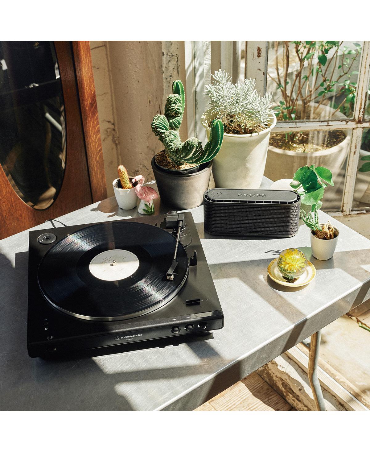 Audio Technica AudioTechnica At-LP60XBT-ww Fully Automatic Belt-Drive Stereo Turntable with Bluetooth
