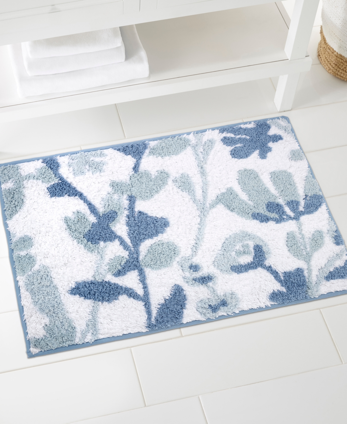 Izod Mystic Floral Reversible Bath Rug, 20" X 30" In Blue