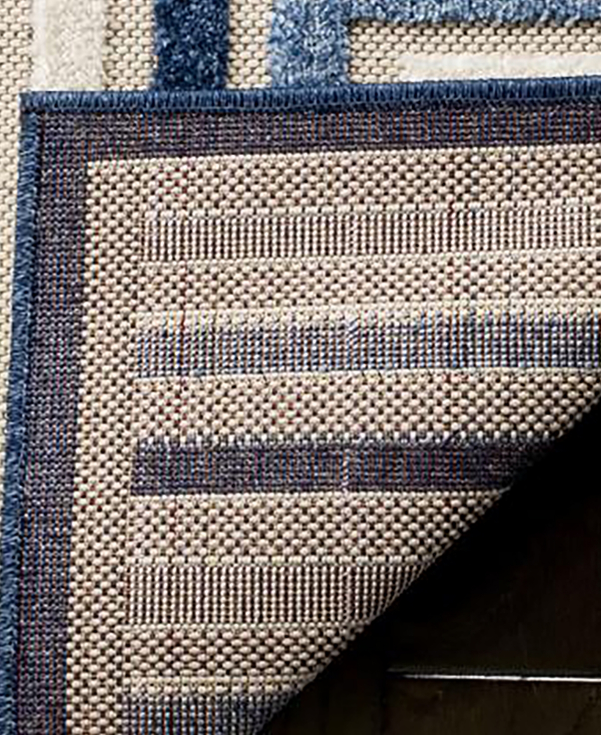 Safavieh Cottage COT935and Blue Outdoor Area Rug - Cream