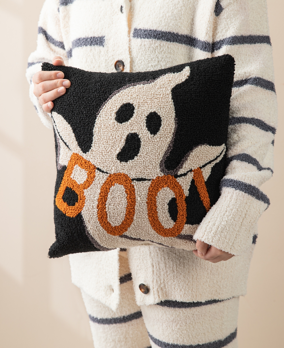 Glitzhome 14"h Hooked Halloween Ghost "boo" Pillow In Multi