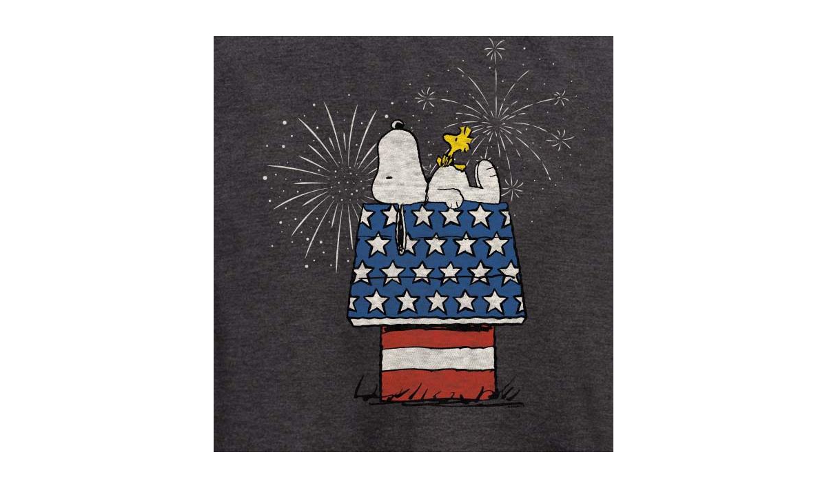 HYBRID APPAREL TRENDY PLUS SIZE SNOOPY & WOODSTOCK 4TH OF JULY GRAPHIC T-SHIRT 