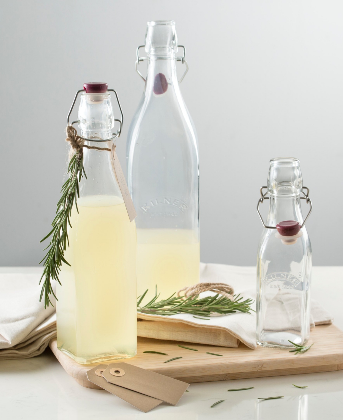 Kilner Set Of 8 Square Clip Top Bottles In Clear