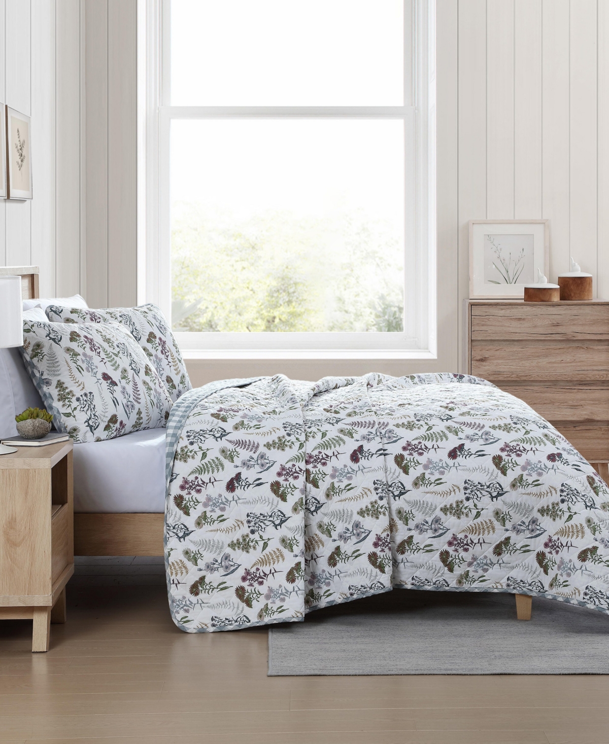 Eddie Bauer Flower Field Reversible 3 Piece Quilt Set, Full/queen In White,grey,green