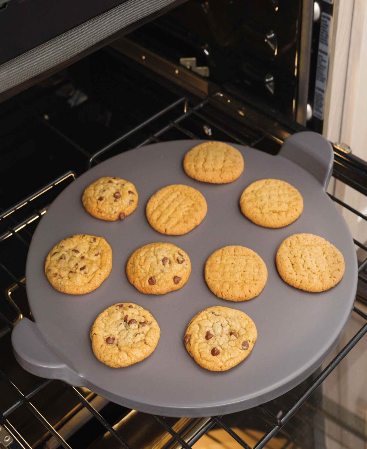 Old Stone 13 Inch Glazed Round Pizza Stone With Handles Heat Resistant Up To 1,100°f. Ideal For Use In Residen In Gray