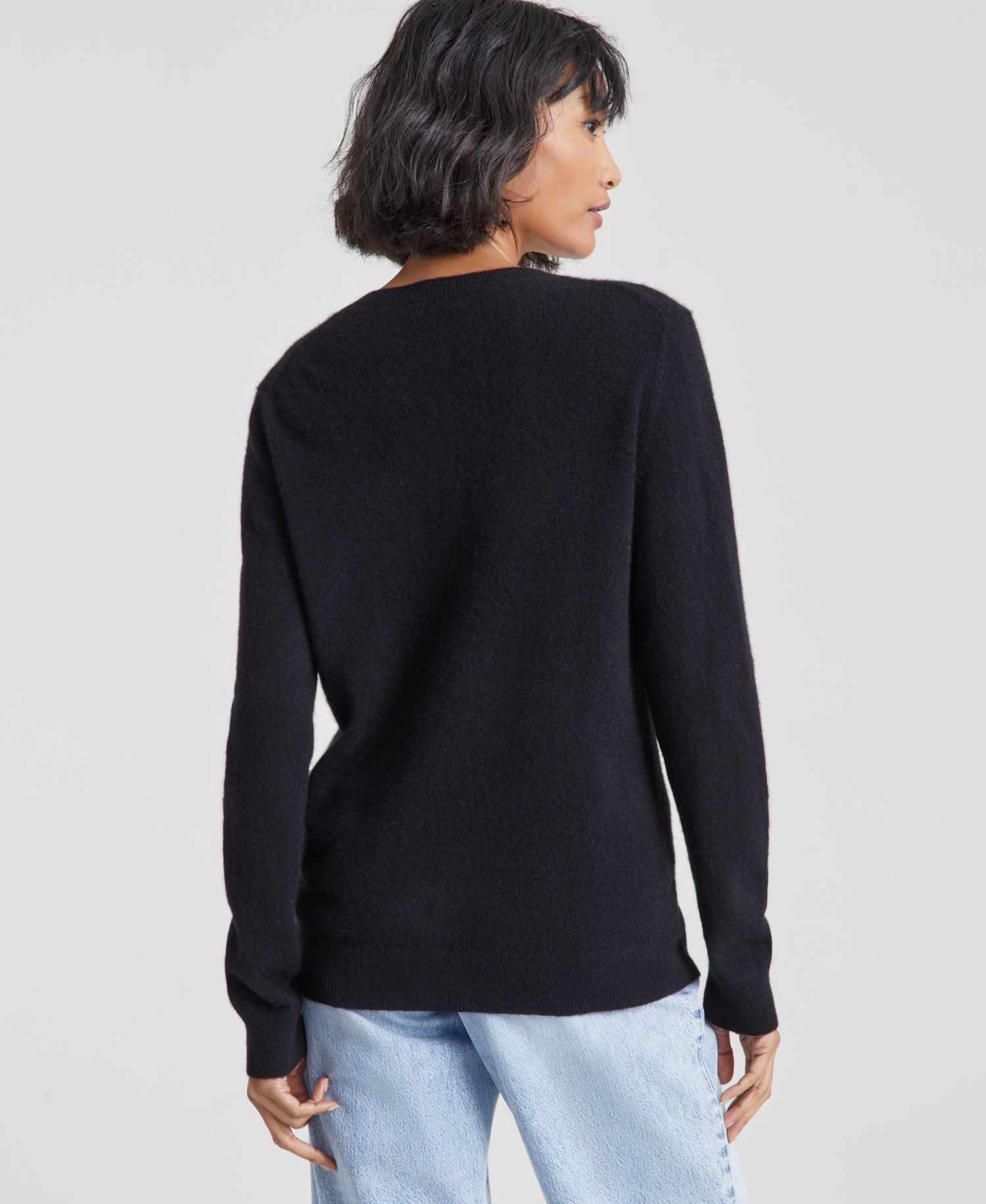 100% Cashmere Petite V-Neck Long-Sleeve Sweater