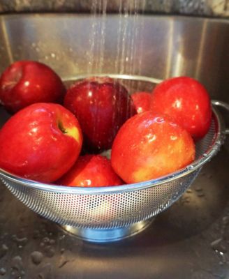 Endurance Precision Pierced Stainless Steel 5 Quart Colander