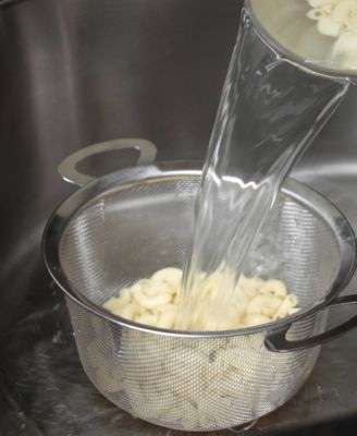 Endurance Stainless Steel 4 Quart Wide Rim Mesh Colander Basket