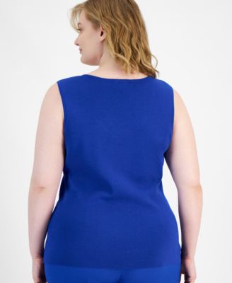 Plus Size Scoop Neck Sleeveless Sweater