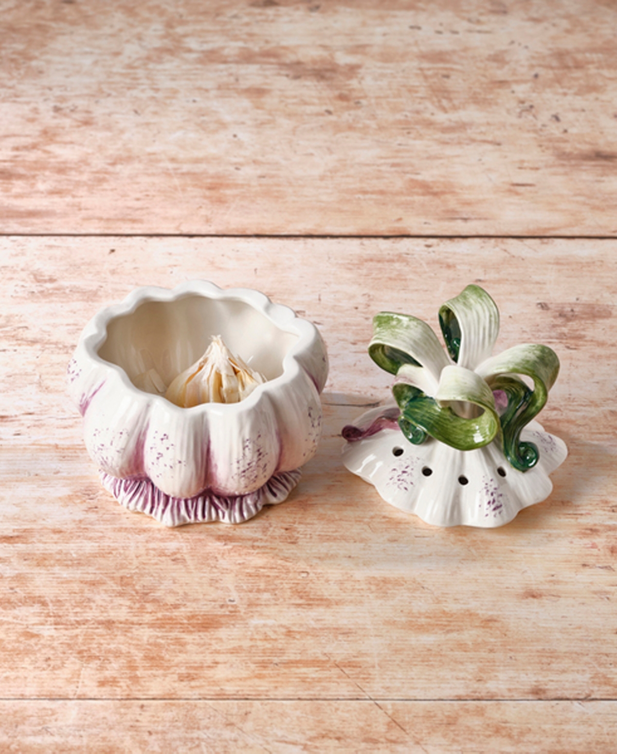 Fitz And Floyd Sicily Green Garlic Keeper In Assorted