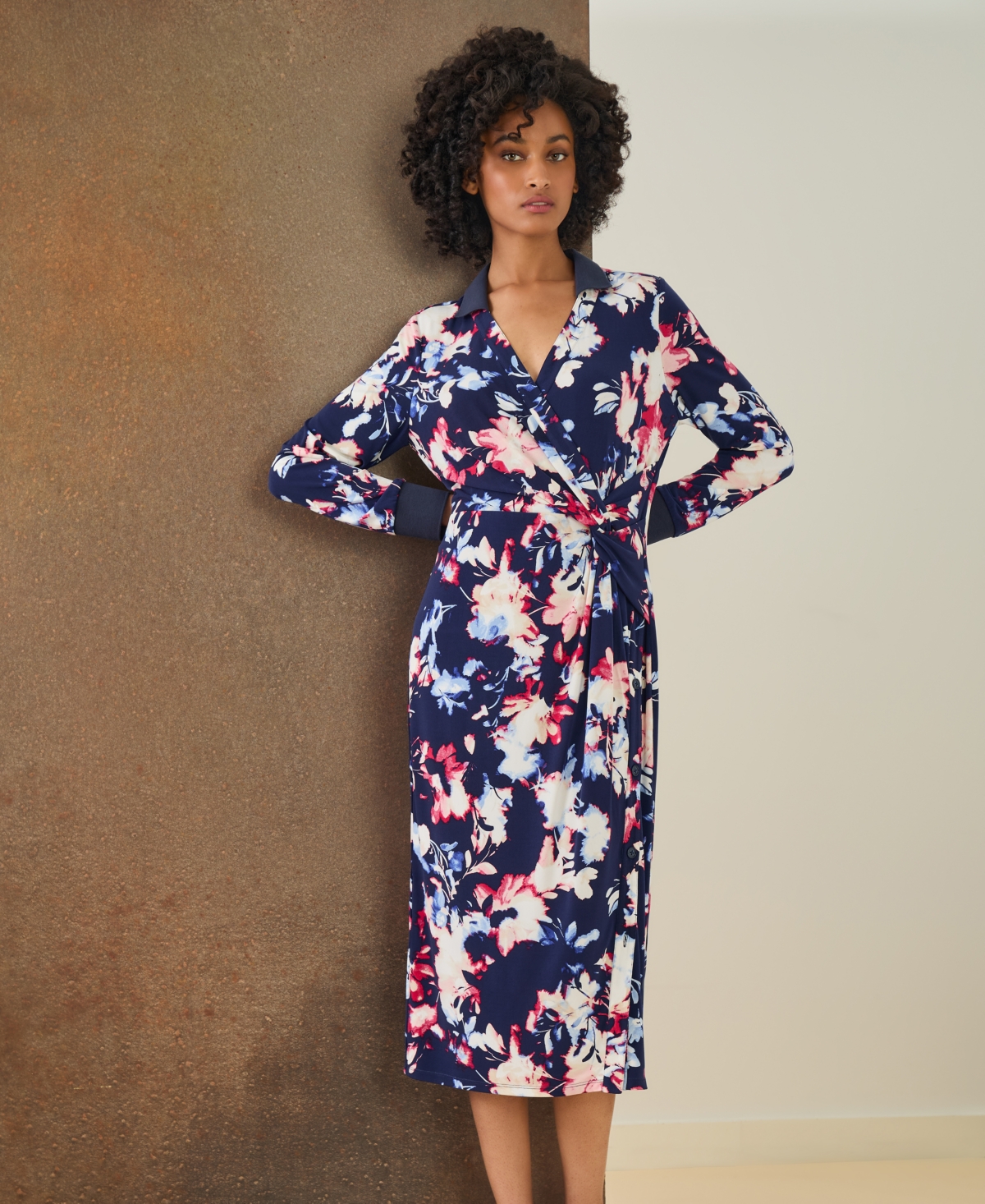 JONES NEW YORK WOMEN'S COLLARED TWISTED WRAP MIDI DRESS 