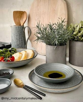 Studio Grey Medium Coupe Plates, Set of 4