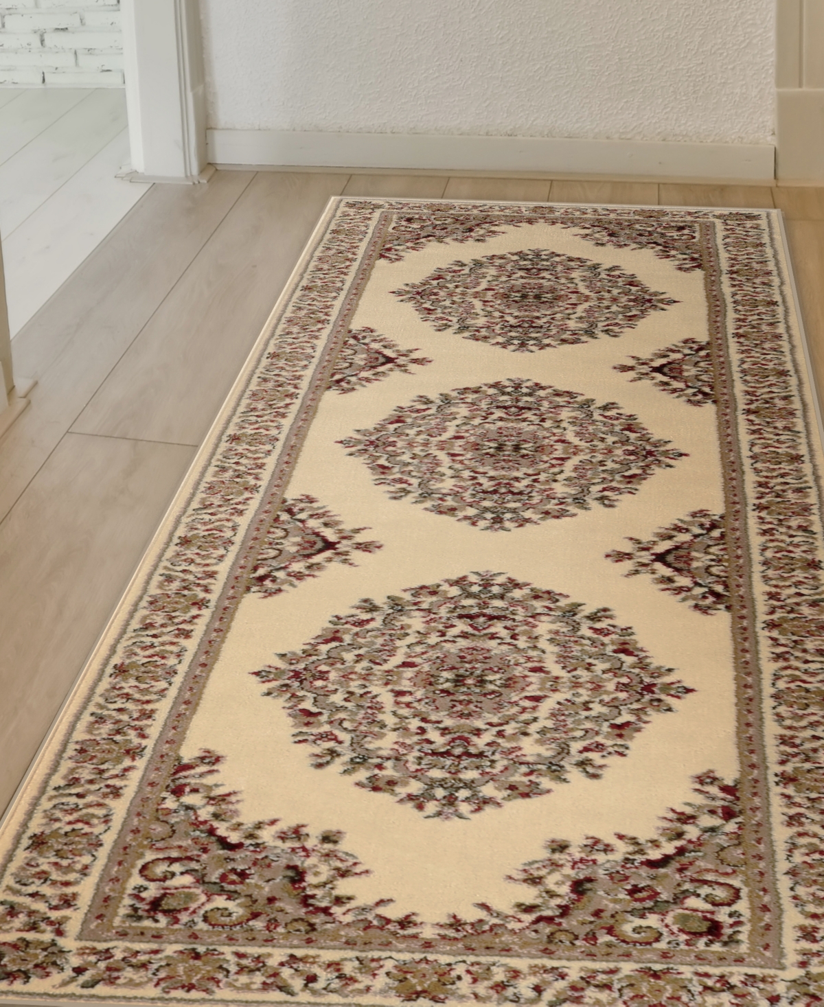 Km Home Closeout!  Pesaro 2'2"x7'7" Runner Area Rug In Ivory