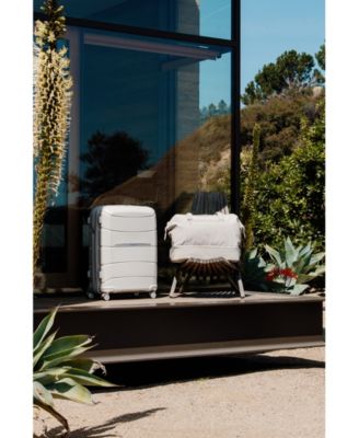 Outline Pro Medium Hardside Expandable Spinner