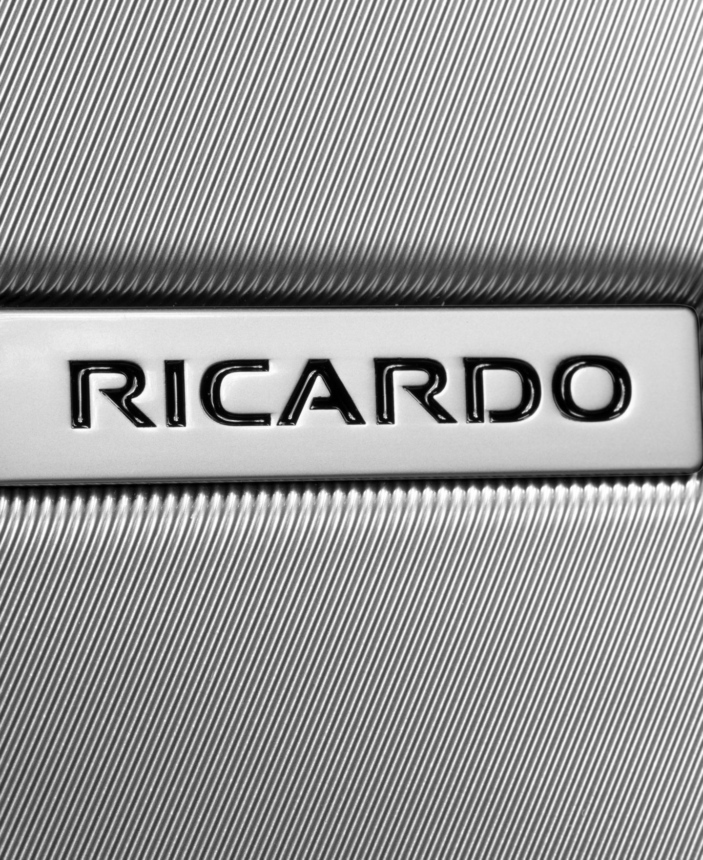 Чемодан Ricardo Orinda Hardside Carry-on Spinner, цвет: Синий — фото 22