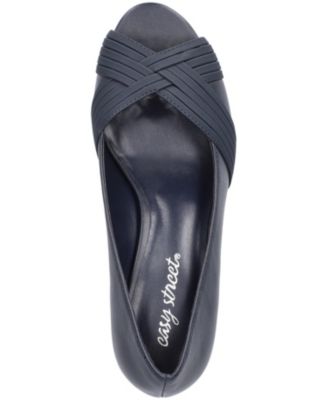 Women's Lavish Platform Pumps