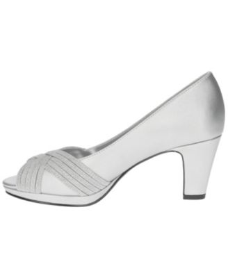 Women's Lavish Platform Pumps