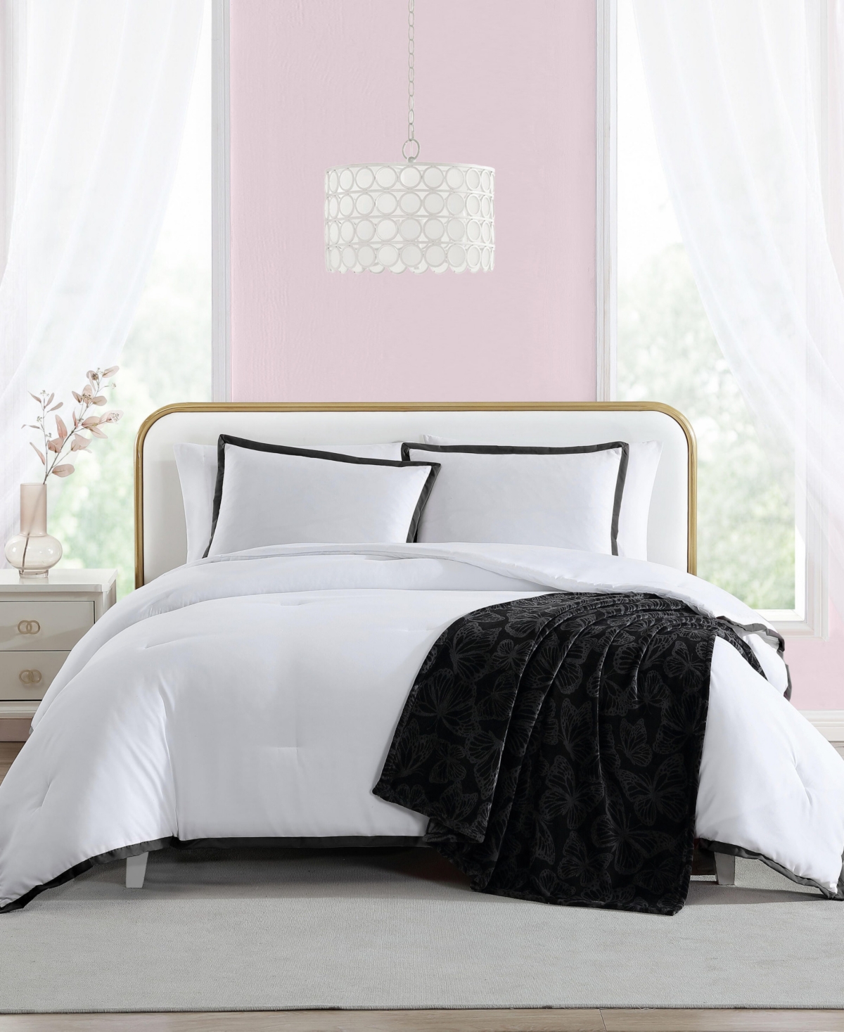 Betsey Johnson Signature Hotel 4 Piece Comforter Set, Full/queen In White,black