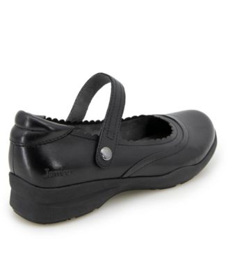 Women's Tess Round Toe Flats