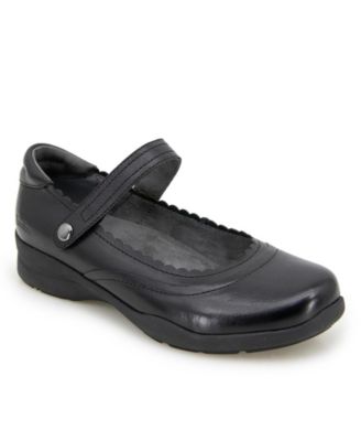 Women's Tess Round Toe Flats