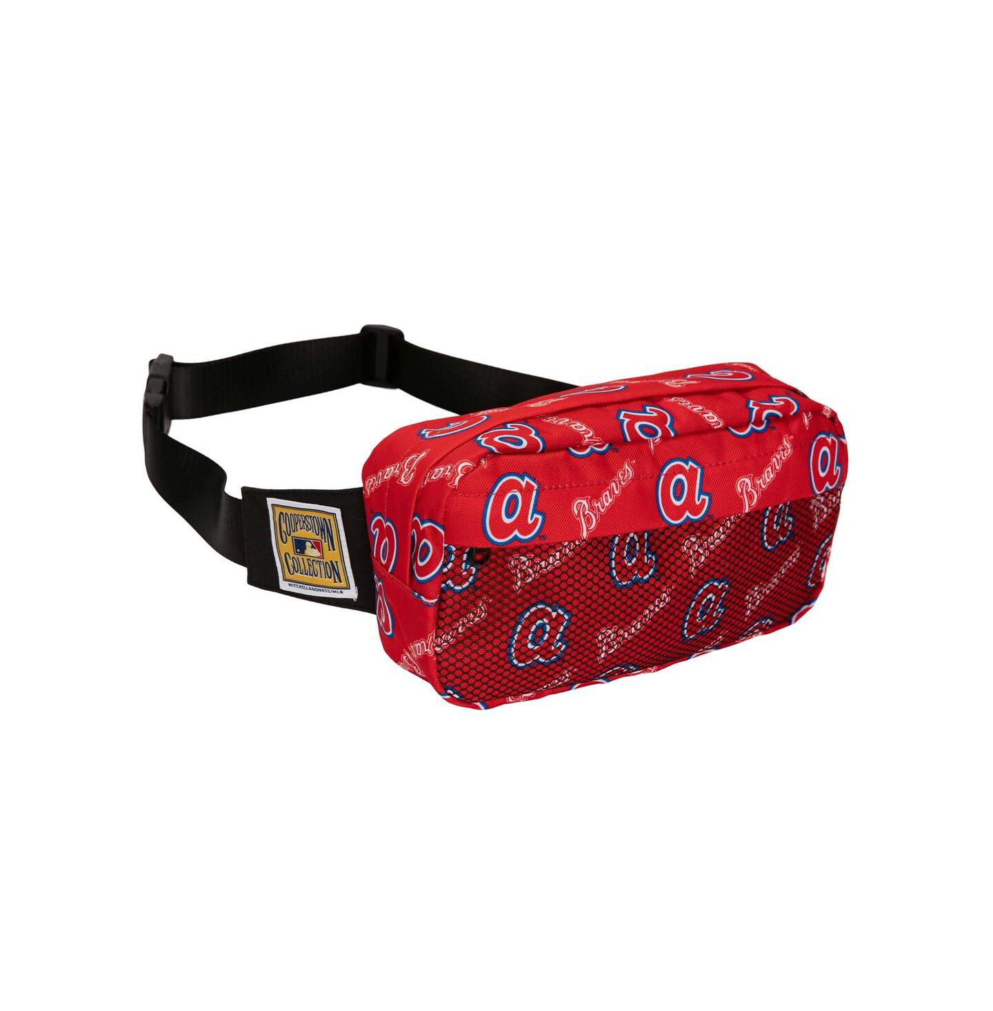 Женская сумка Mitchell & Ness Atlanta Braves Cooperstown Collection Team Logo Fanny Pack — фото 1