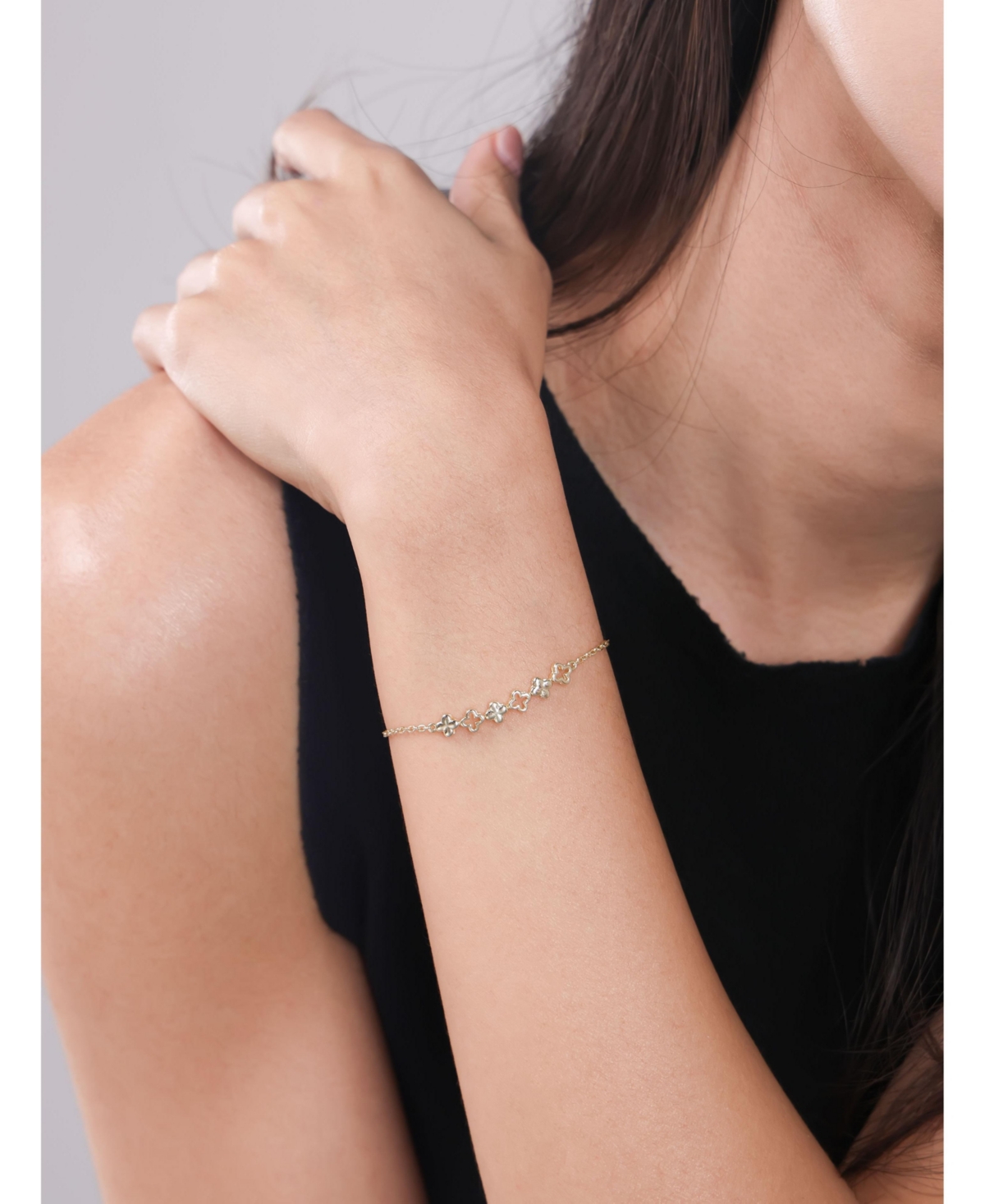 Devata Clover Chain Bracelet in 14K 6.5 in adj to in, approx. 2.5 grams - Gold