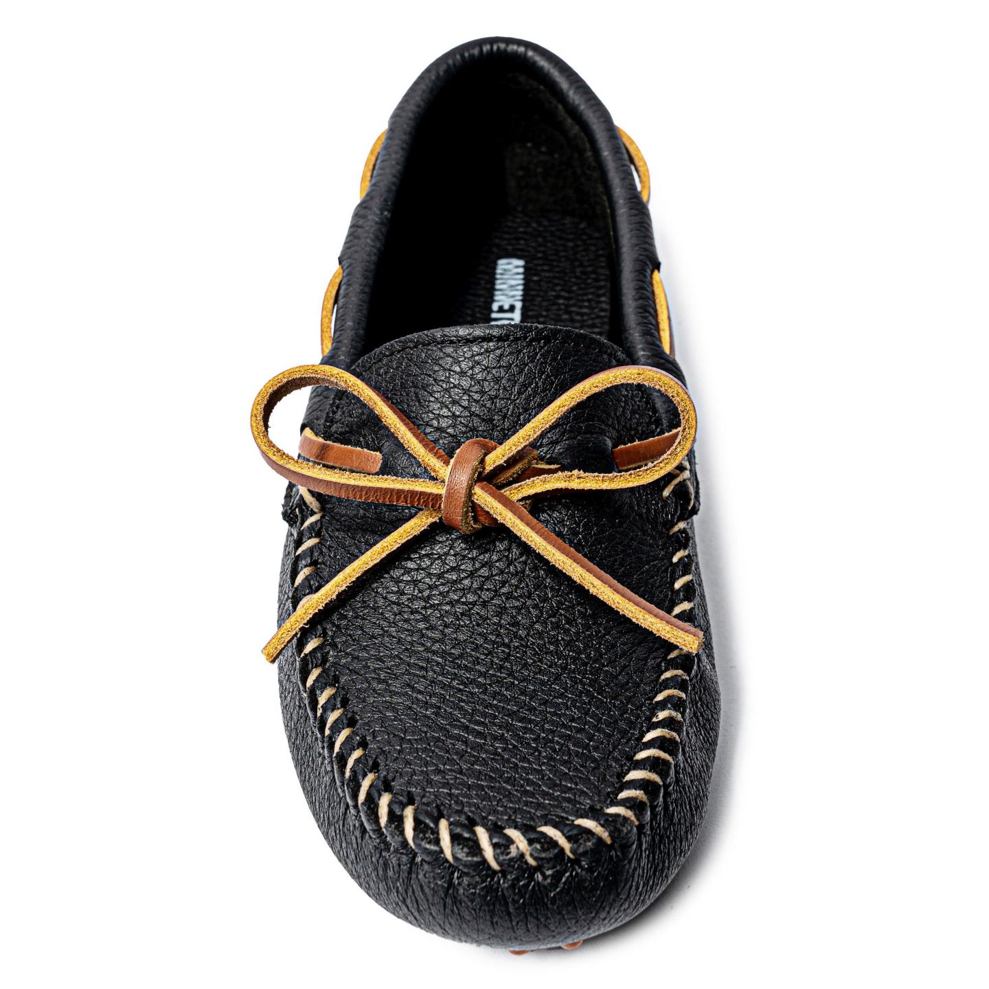 Женские кожаные мокасины Minnetonka Classic Driver, цвет: Чёрный — фото 4