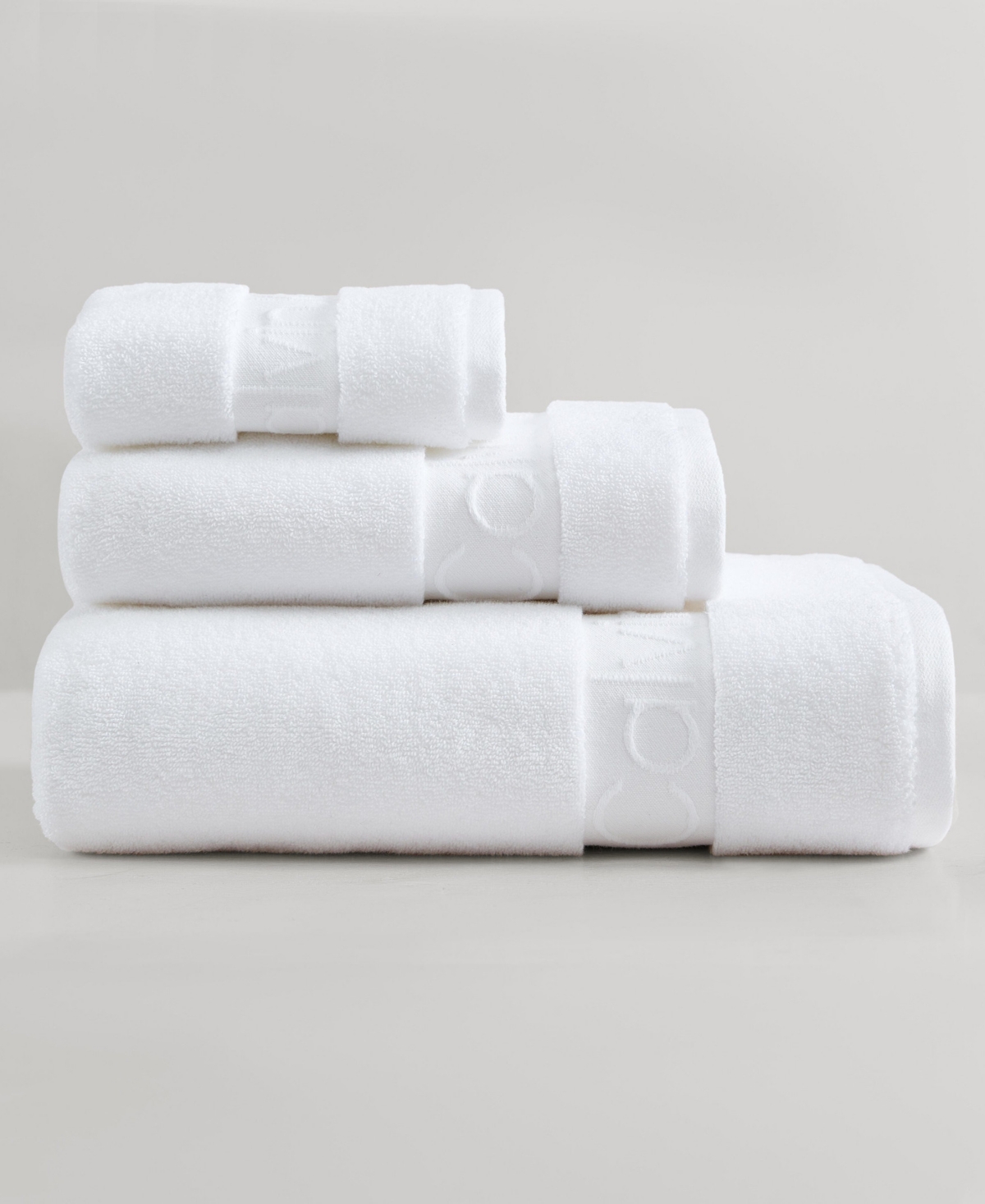 Calvin Klein Iconic Solid Towel Set In White