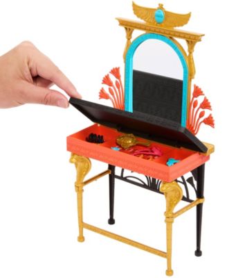 Cleo De Nile Self-Scare Day Doll and Playset 