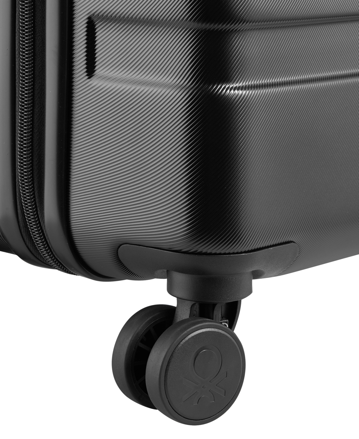 DELSEY PARIS X UNITED COLORS OF DELSEY NOW 19" CARRY-ON SPINNER 