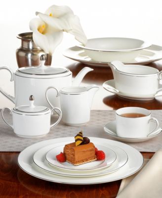 Vera Wang Wedgwood Dinnerware, Blanc sur Blanc Gravy Boat Stand