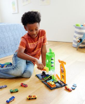 City Super Recharge Fuel Station Toy Car