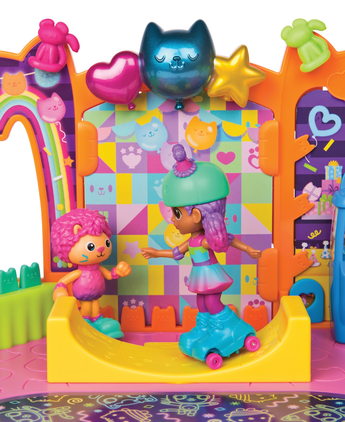 GABBY'S DOLLHOUSE PARTY ROOM PLAYSET WITH EXCLUSIVE TOY FIGURES 
