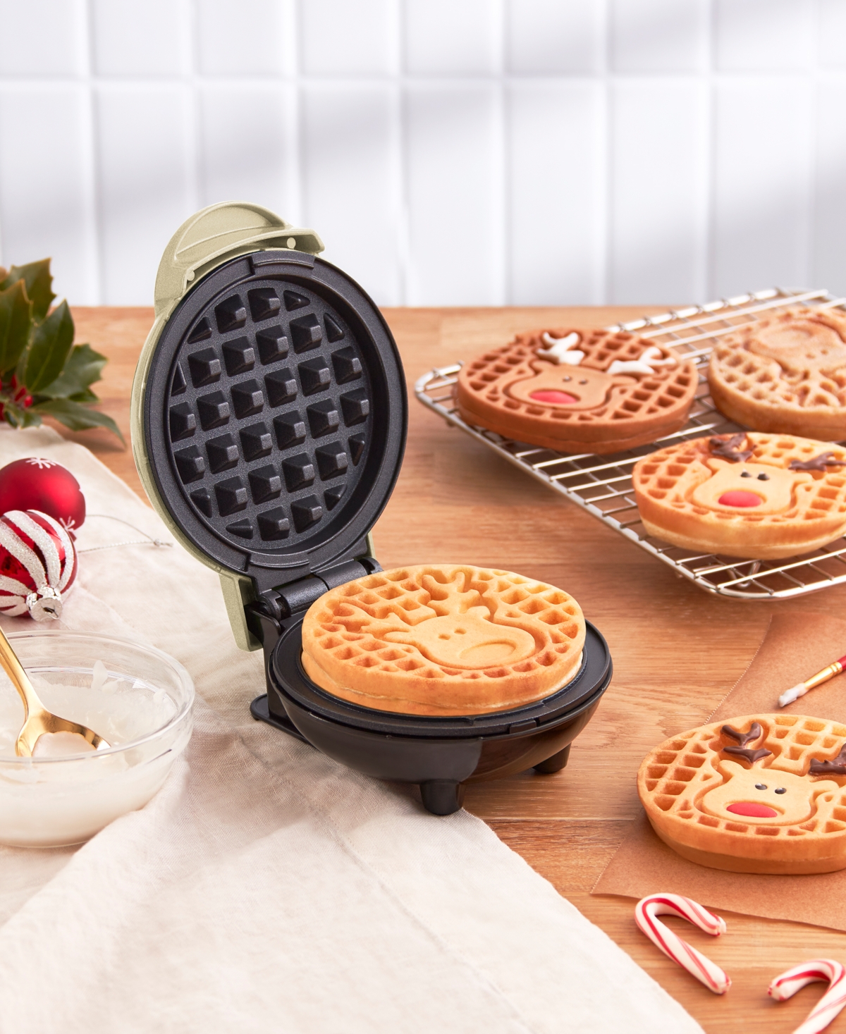 Dash Reindeer Mini Waffle Maker In Neutral