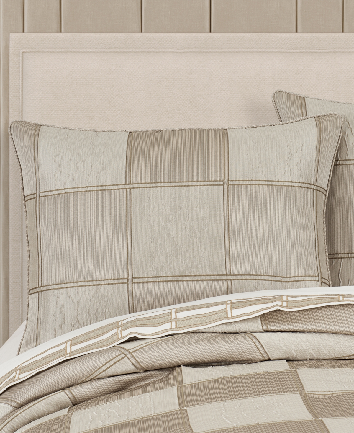 J Queen New York Brando 4-pc. Comforter Set, Queen In Flax